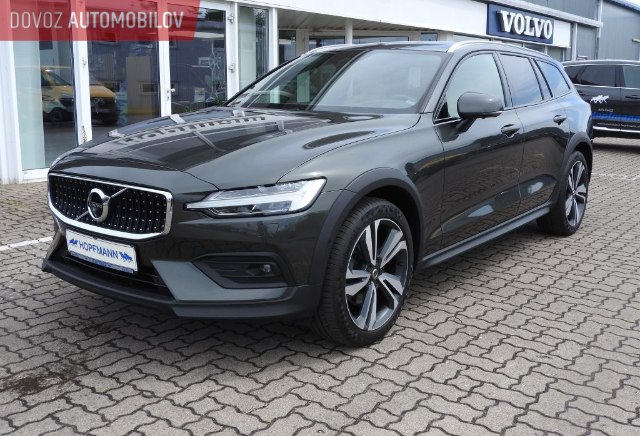 Volvo V60 Cross Country Pro D4 AWD, 140kW, A8, 5d.