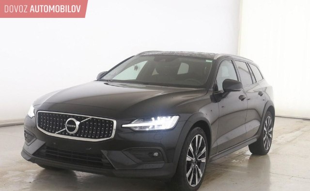 Volvo V60 Cross Country Pro B5 AWD, 184kW, A8, 5d.