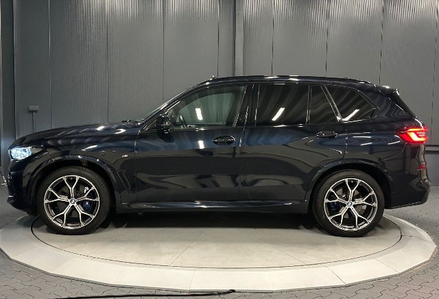 BMW X5 xDrive 30d M-Sportpaket, 210kW, A8, 5d.