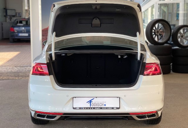 Volkswagen Passat R-Line 2.0 TDI DSG, 140kW, A7, 5d.