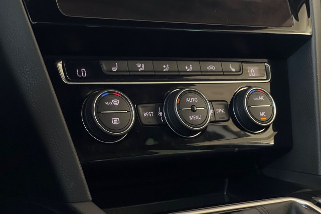 Volkswagen Passat R-Line 2.0 TDI DSG, 140kW, A7, 5d.