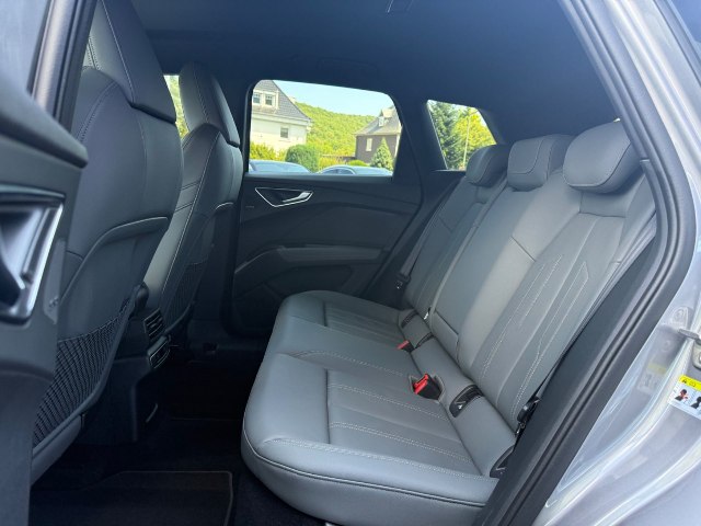 Audi Q4 e-tron 40 S-Line RWD, 150kW, A, 5d.