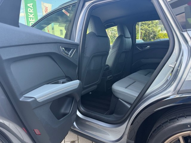 Audi Q4 e-tron 40 S-Line RWD, 150kW, A, 5d.