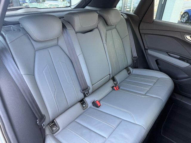 Audi Q4 e-tron 40 S-Line RWD, 150kW, A, 5d.