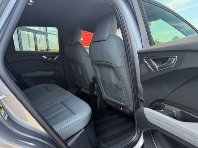 Audi Q4 e-tron 40 S-Line RWD, 150kW, A, 5d.