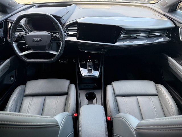 Audi Q4 e-tron 40 S-Line RWD, 150kW, A, 5d.