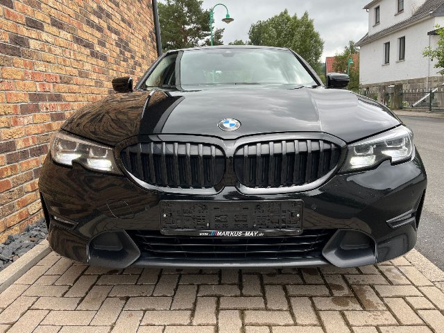 BMW rad 3 Sport Line 320d xDrive, 140kW, A8, 4d.