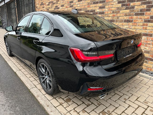 BMW rad 3 Sport Line 320d xDrive, 140kW, A8, 4d.