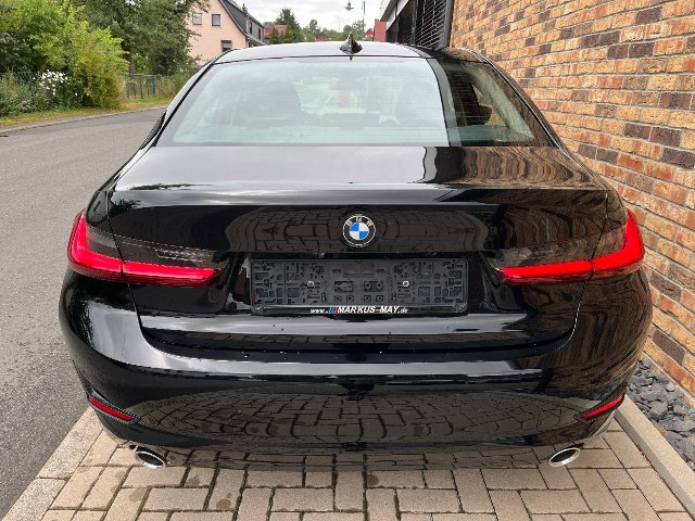 BMW rad 3 Sport Line 320d xDrive, 140kW, A8, 4d.