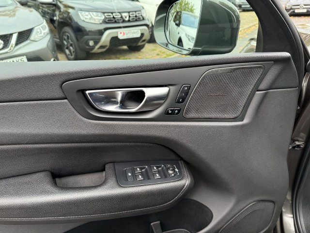 Volvo XC60 Inscription B4 D AWD, 145kW, A8, 5d.