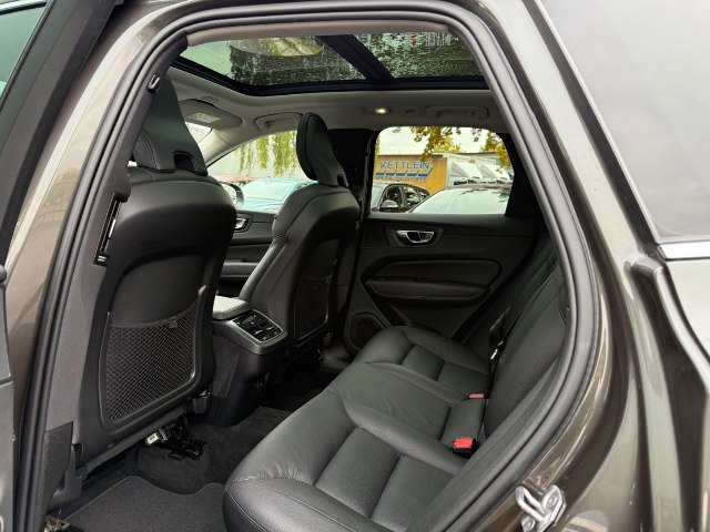 Volvo XC60 Inscription B4 D AWD, 145kW, A8, 5d.