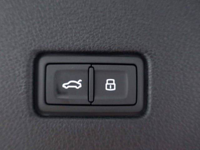 Audi RSQ8 4.0 TFSI V8 quattro Tiptronic, 441kW, A8, 5d.