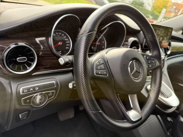 Mercedes-Benz V 300 d 4Matic, 176kW, A9, 5d.