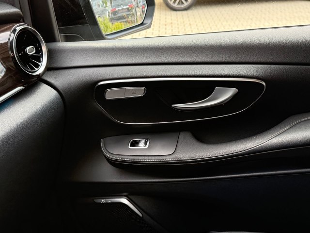 Mercedes-Benz V 300 d 4Matic, 176kW, A9, 5d.