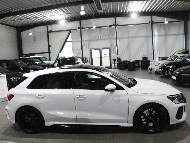 Audi RS3 Sportback 2.5 TFSI quattro S-tronic, 294kW, A7, 5d.