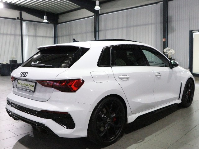 Audi RS3 Sportback 2.5 TFSI quattro S-tronic, 294kW, A7, 5d.