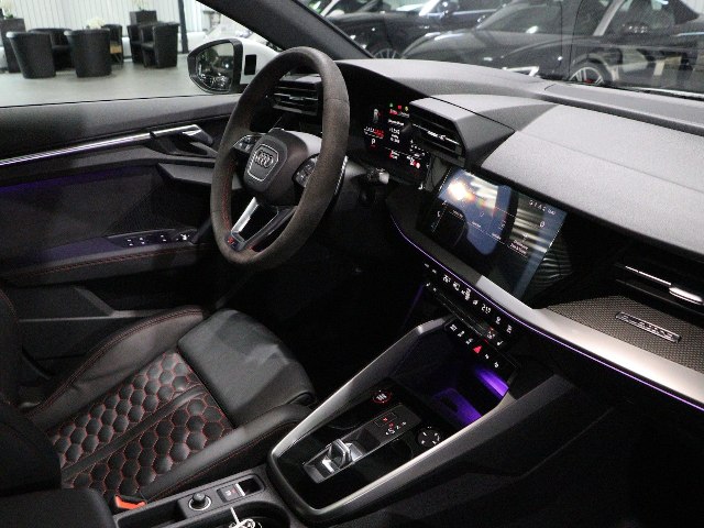 Audi RS3 Sportback 2.5 TFSI quattro S-tronic, 294kW, A7, 5d.