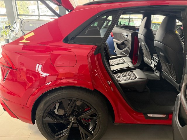 Audi RSQ8 4.0 TFSI V8 quattro Tiptronic, 441kW, A8, 5d.