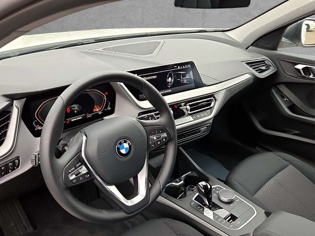 BMW rad 1 118i, 100kW, A, 5d.