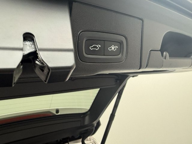 Volvo XC60 Ultra Dark T6 PHEV AWD, 257kW, A, 5d.