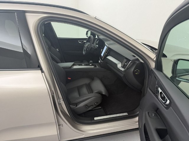 Volvo XC60 Ultra Dark T6 PHEV AWD, 257kW, A, 5d.