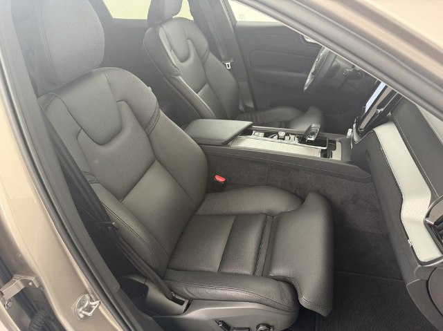 Volvo XC60 Ultra Dark T6 PHEV AWD, 257kW, A, 5d.