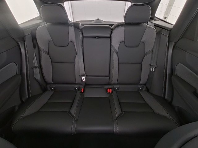Volvo XC60 Black Edition B5 AWD, 184kW, A8, 5d.
