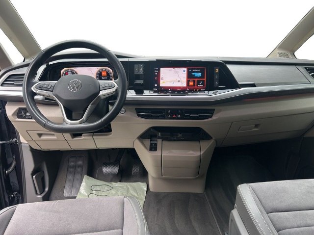 Volkswagen T7 Multivan Life 2.0 TDI DSG, 110kW, A7, 5d.