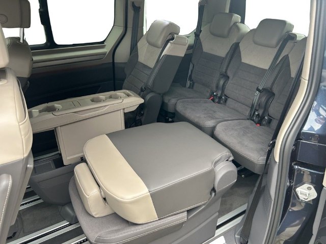 Volkswagen T7 Multivan Life 2.0 TDI DSG, 110kW, A7, 5d.