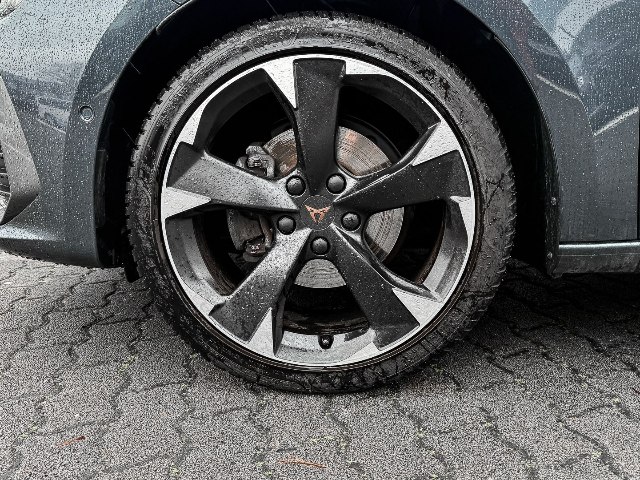 Cupra Leon 1.5 TSI DSG, 110kW, A7, 5d.