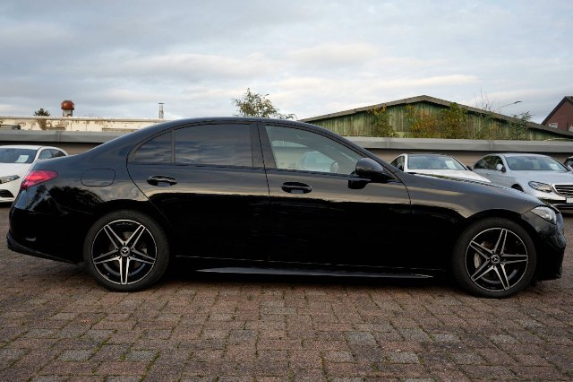Mercedes-Benz C AMG Line 300 d, 195kW, A9, 4d.