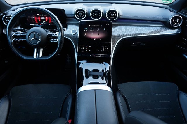 Mercedes-Benz C AMG Line 300 d, 195kW, A9, 4d.