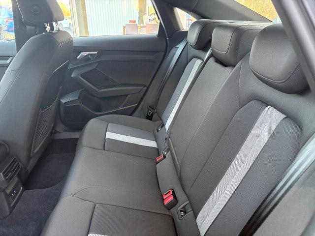 Audi A3 Sedan S-Line 35 TDI S-tronic, 110kW, A7, 5d.