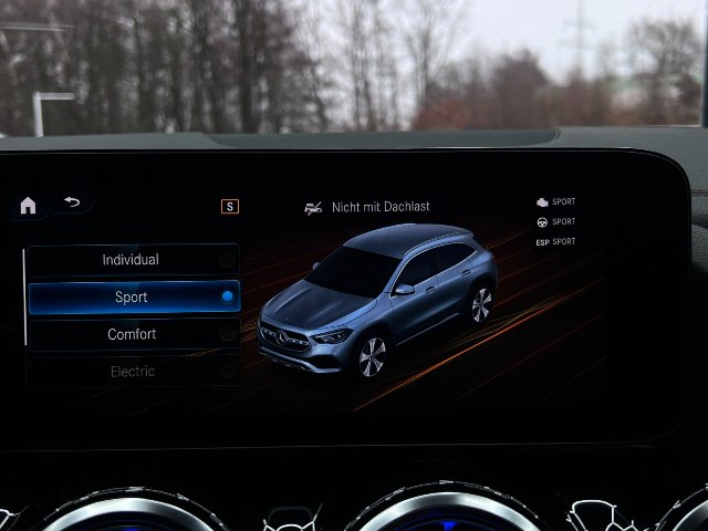Mercedes-Benz GLA 250 e AMG Line, 160kW, A8, 5d.