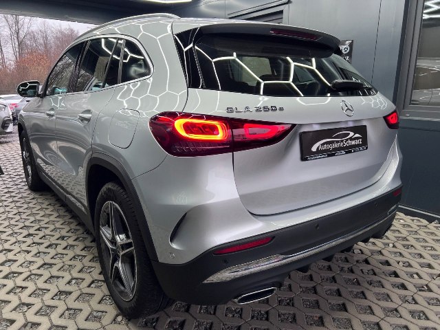 Mercedes-Benz GLA 250 e AMG Line, 160kW, A8, 5d.