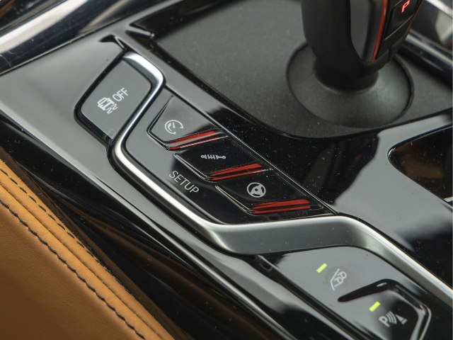 BMW M5 4.4 V8 xDrive, 441kW, A8, 5d.
