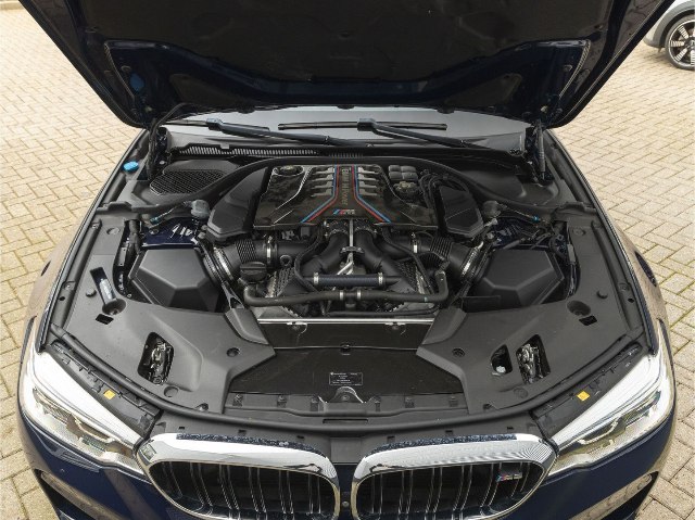 BMW M5 4.4 V8 xDrive, 441kW, A8, 5d.